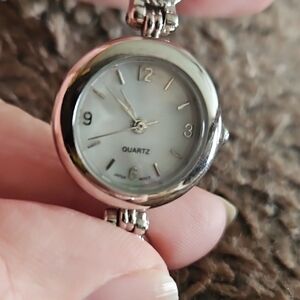 Elegant Silver Women's Quartz Watch